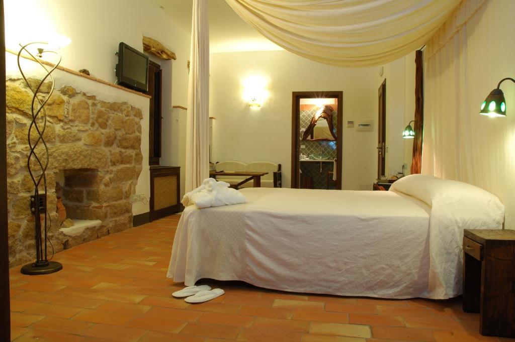 Nascar Hotel Santa Maria Navarrese Room photo